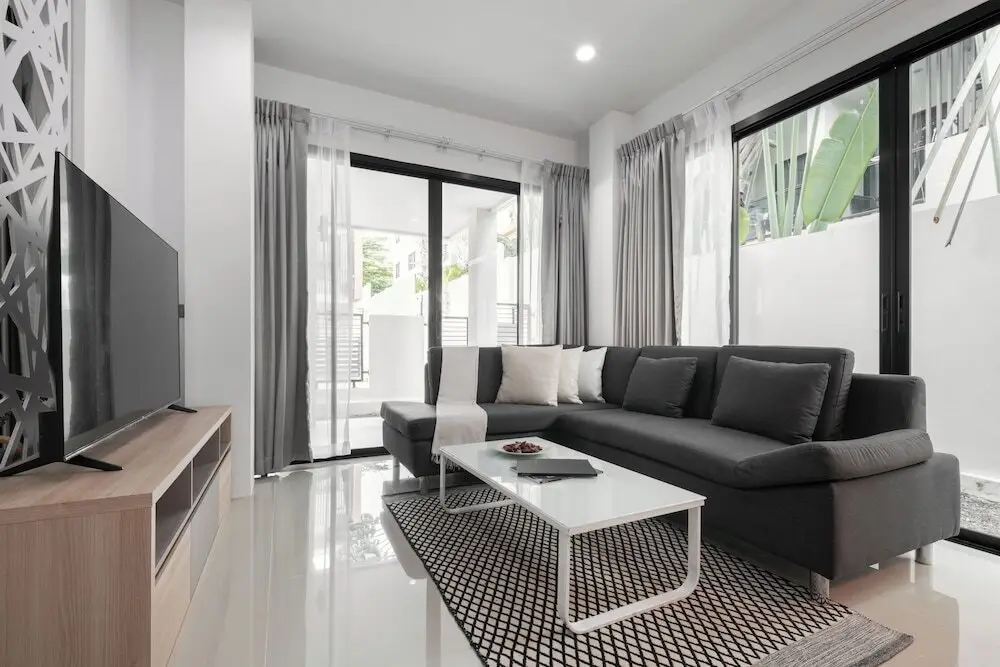 Тхаланг: Chao Wilai Residence | Naiyang Beach | HKT Airport