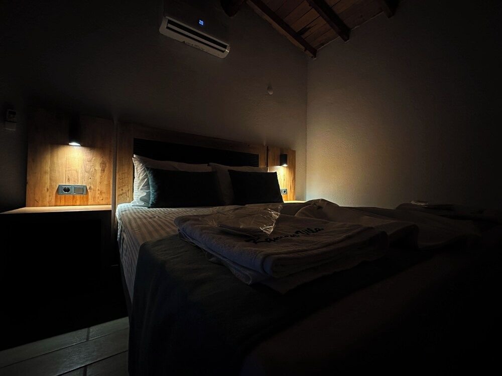 Айвалык: Kamen Vila Otel