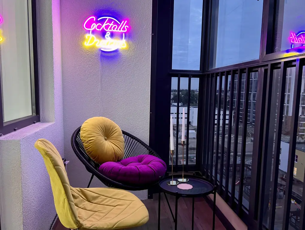 Квартира Евро-двухкомнатная Тиффани у метро рядом с разводным мостом на Неве и центром — фото 1