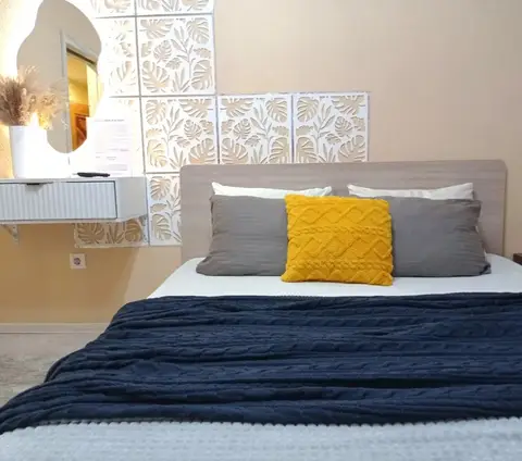 V Tikhom Meste Nedaleko Ot Vokzala Flat — фото 1