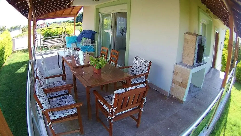 Рейсдере: Family Friend Villa Pool bbq 3b 1 Alacati Cesme
