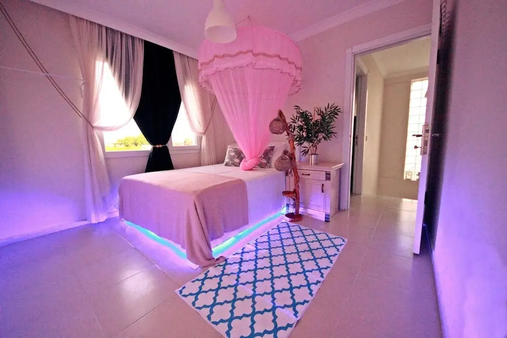 Рейсдере: Family Friend Villa Pool bbq 3b 1 Alacati Cesme