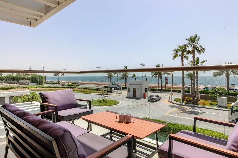 Дубай: Deluxe 2BR in The 8 on Palm Jumeirah