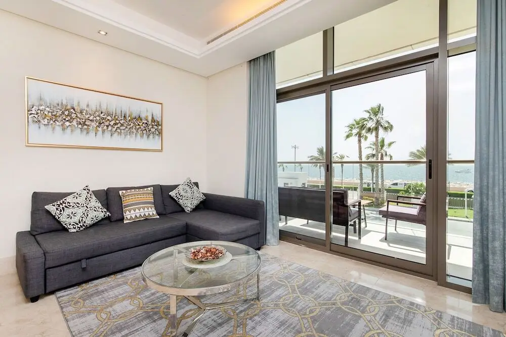 Дубай: Deluxe 2BR in The 8 on Palm Jumeirah