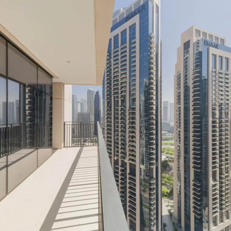Дубай: DXB - Blvd Crescent T1 - 2401 - DT