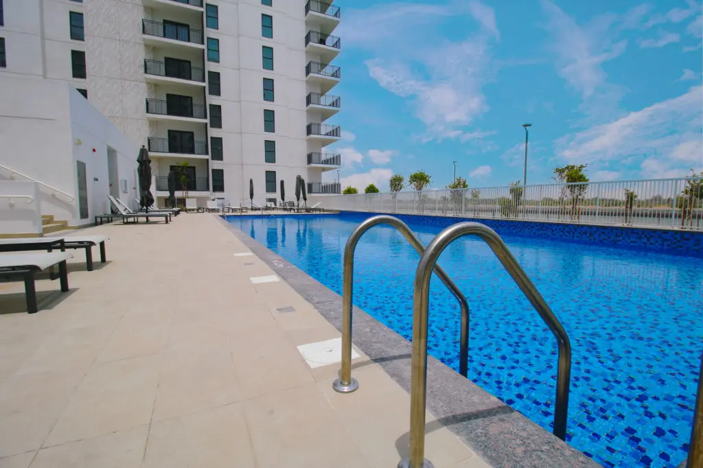 Абу-Даби: Апартаменты Modern and Classy 1BR in Close to Amenities & Steps from F1