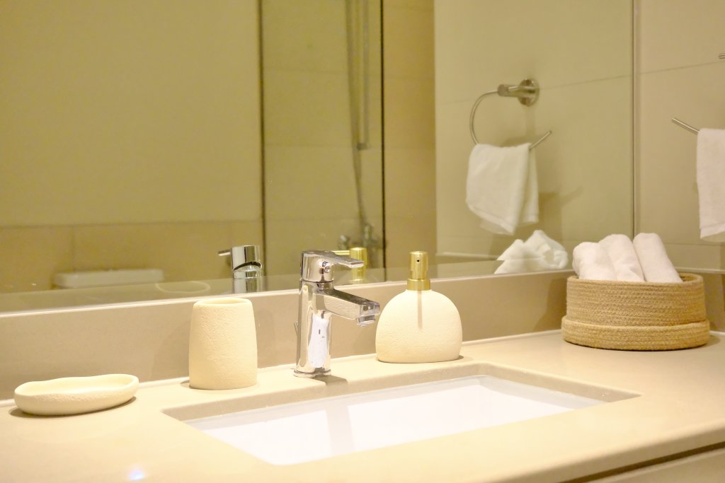 Абу-Даби: Апартаменты Modern and Classy 1BR in Close to Amenities & Steps from F1