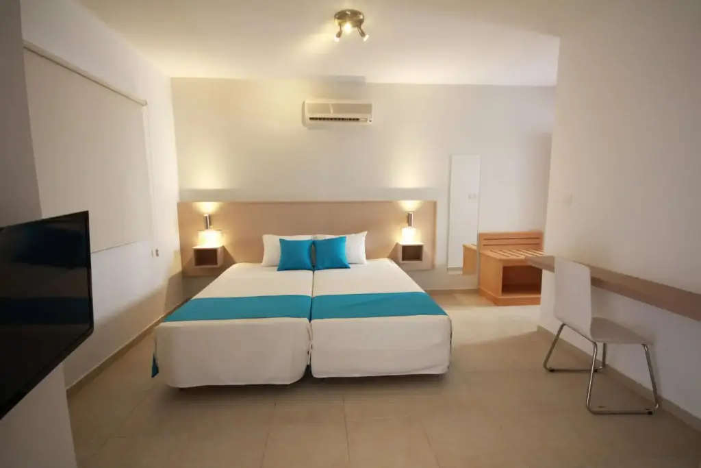 Айя-Напа: Sea Cleo Napa Hotel & Annex