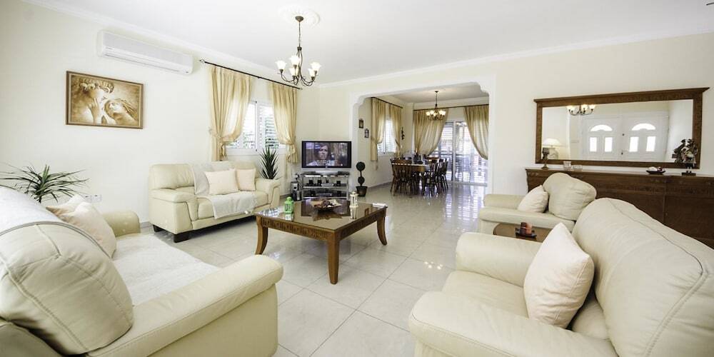 Паралимни: Oceanview Luxury Villa 116