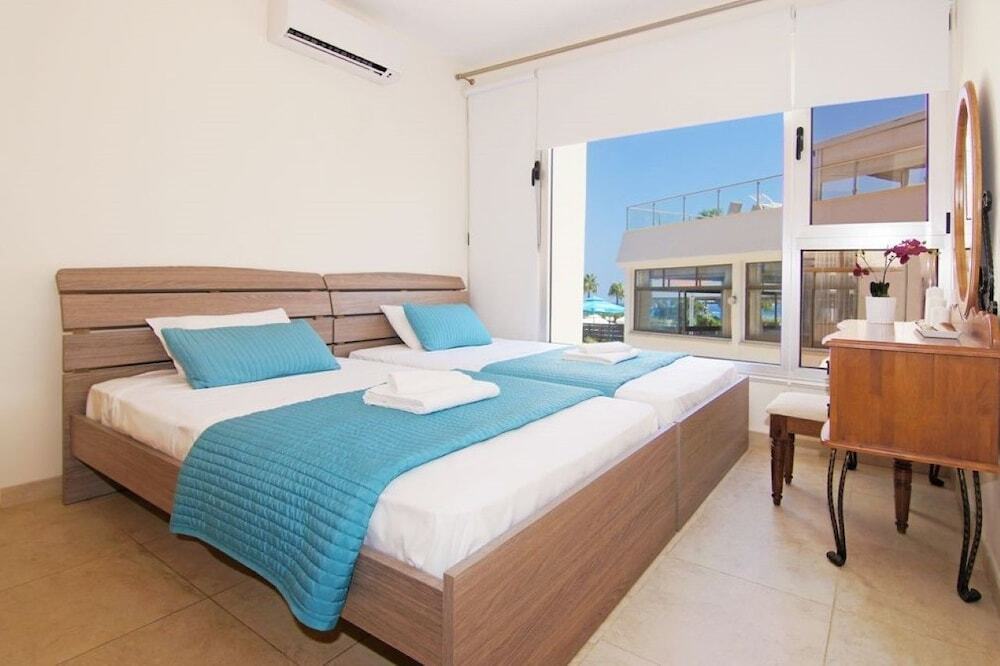 Протарас: Bay View Apartment