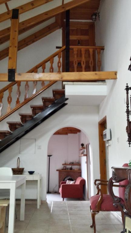 Какопетрия: Villa in Moniatis