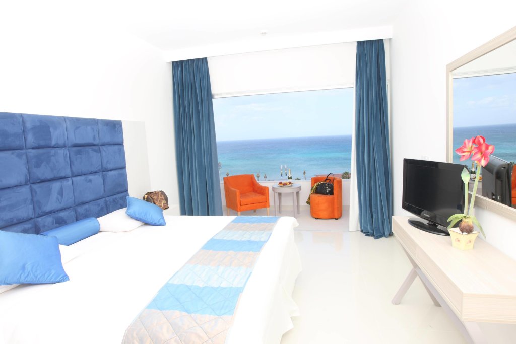 Протарас: Odessa Beach Hotel