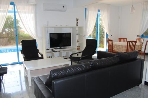 Пейя: Olive Beach Villa