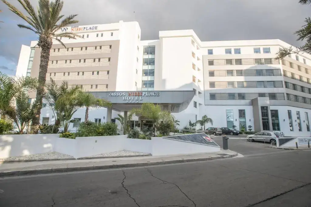 Vassos Nissi Plage Hotel & Spa — фото 1