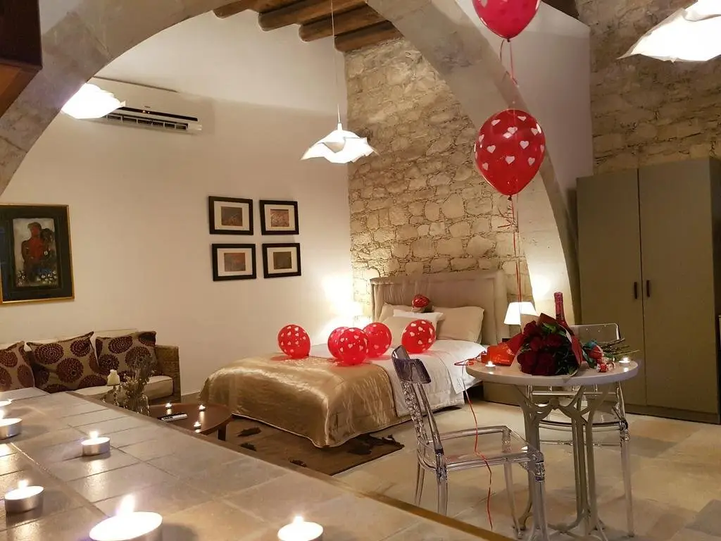 Какопетрия: Ipio Vouni Suites