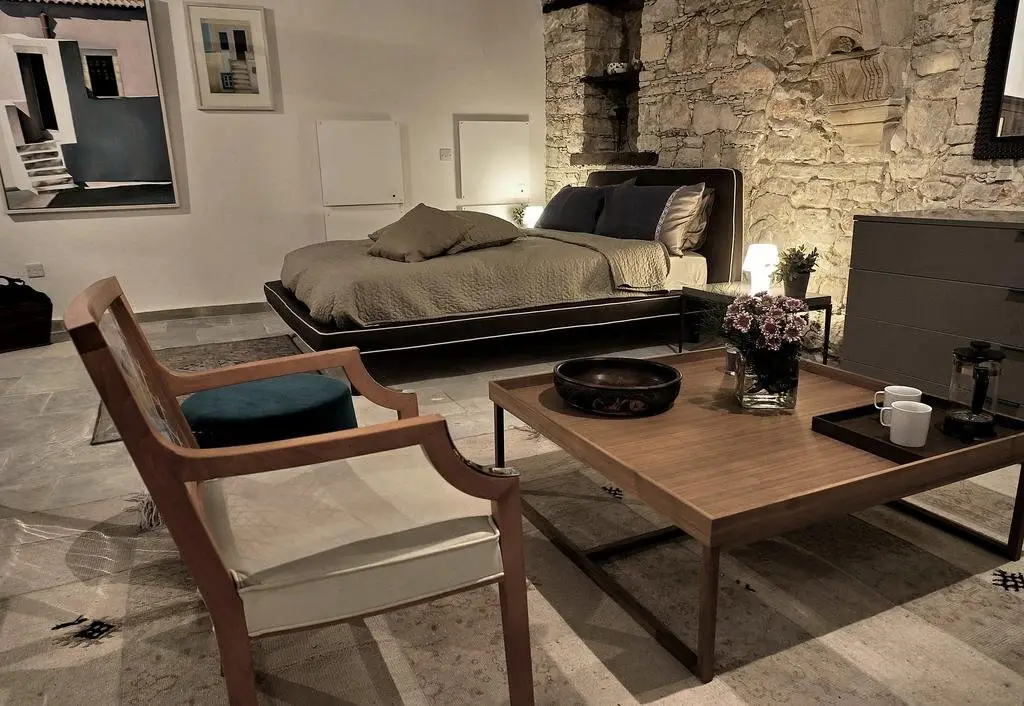 Какопетрия: Ipio Vouni Suites