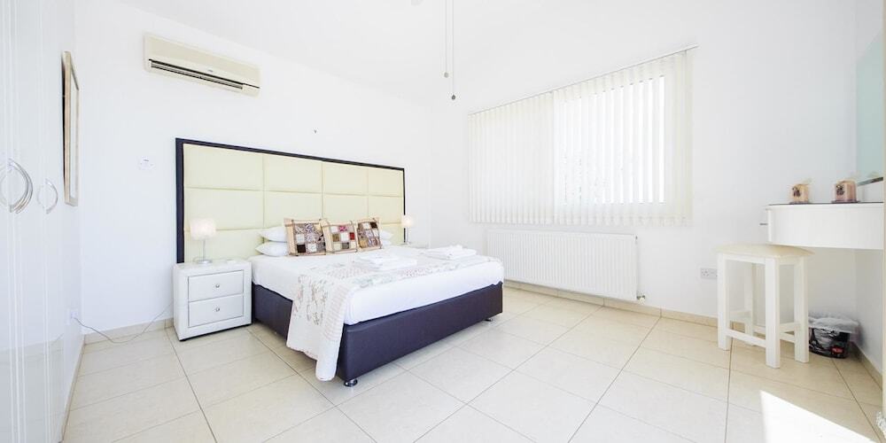 Протарас: Oceanview Villa 113