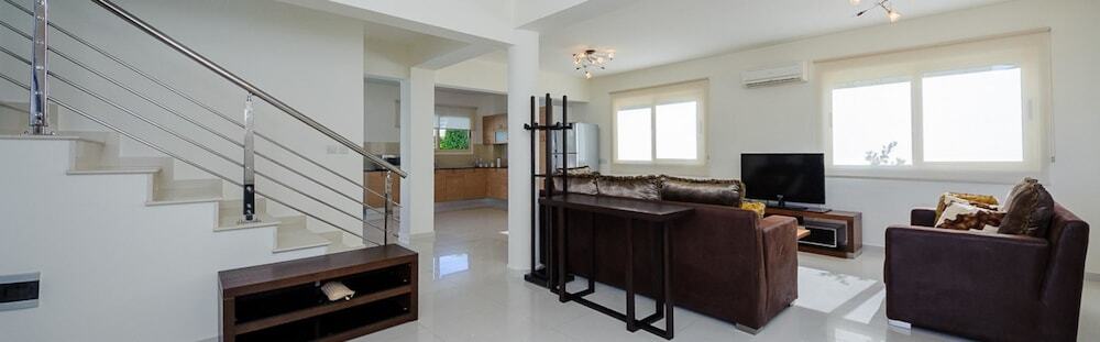 Протарас: Rent Private Villa 015