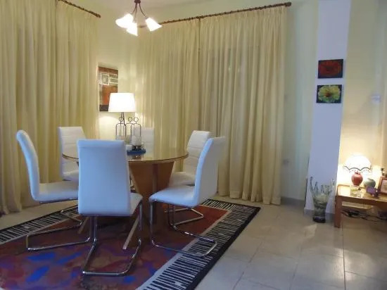 Хлорака: Villa Athina