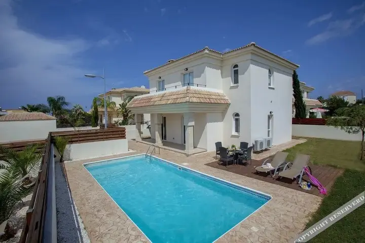 Паралимни: Villa Blue Water