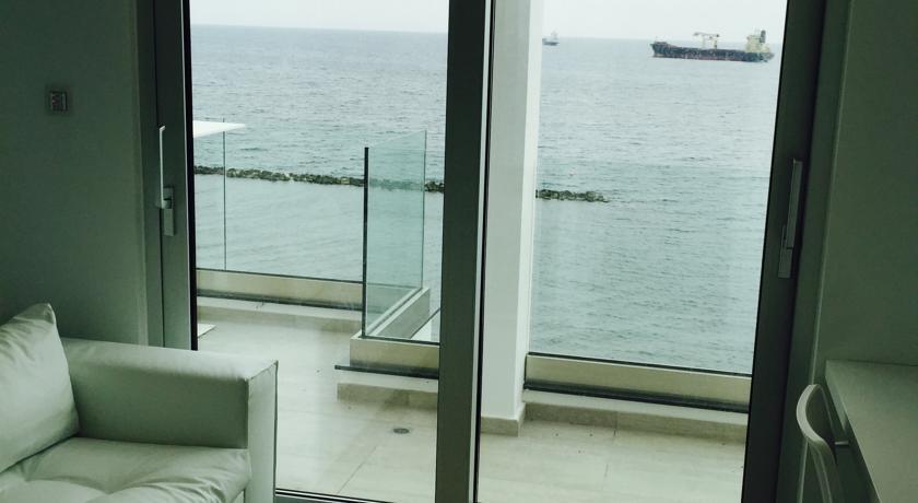 Лимассол: Seafront Penthouse