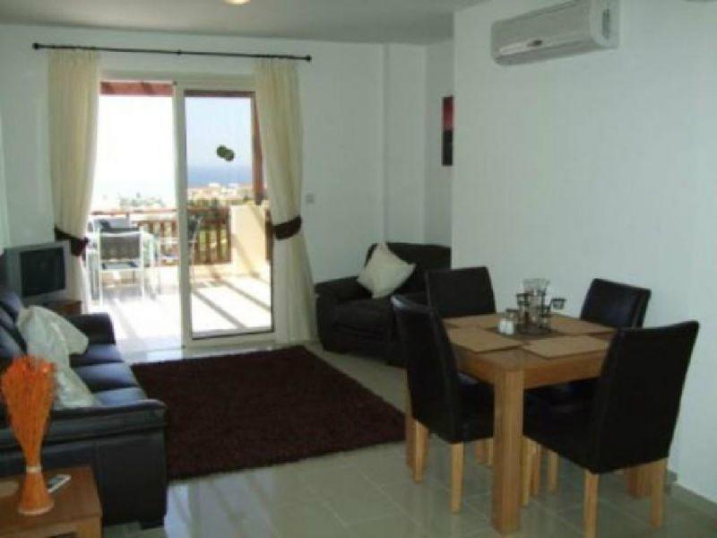 Пейя: Macy Apartment