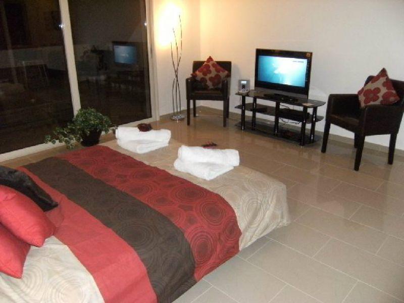 Пейя: Sadie Apartment