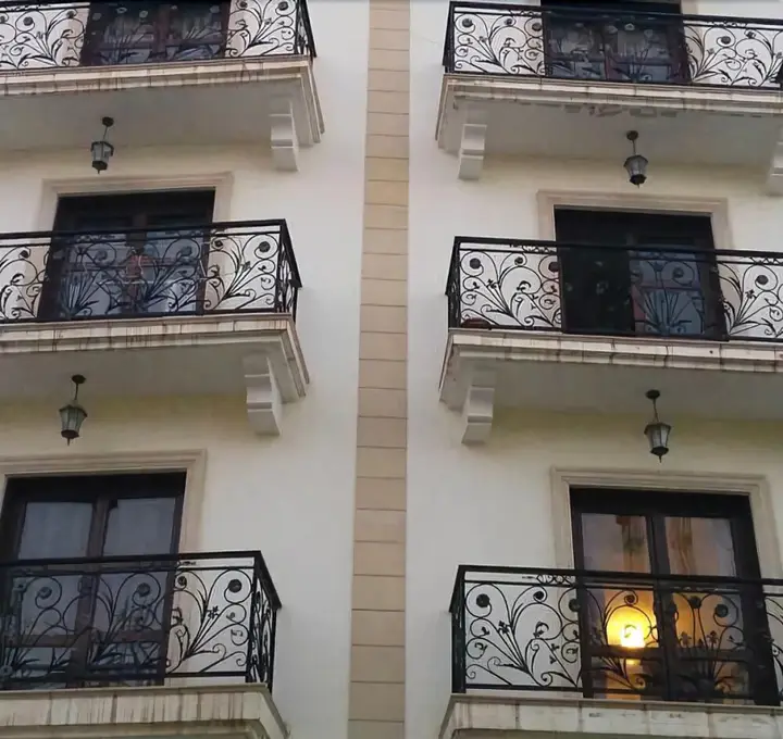 Ларнака: Lakis Court