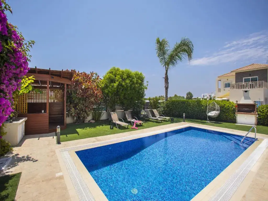 Айя-Напа: Villa Elias
