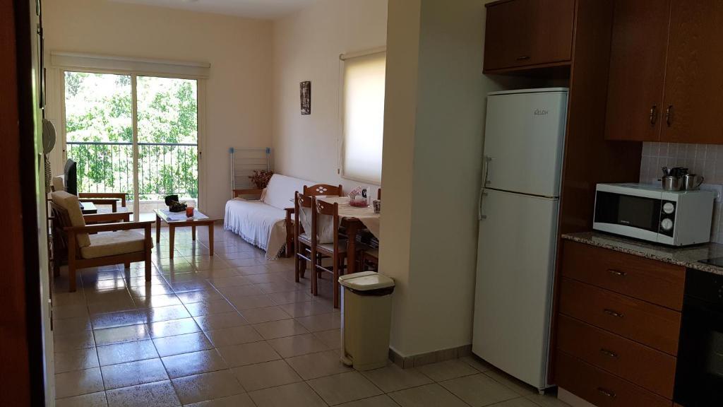 Писсури: Lazaros Pissouri Apartments