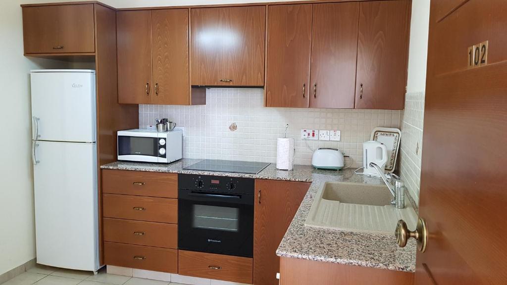 Писсури: Lazaros Pissouri Apartments