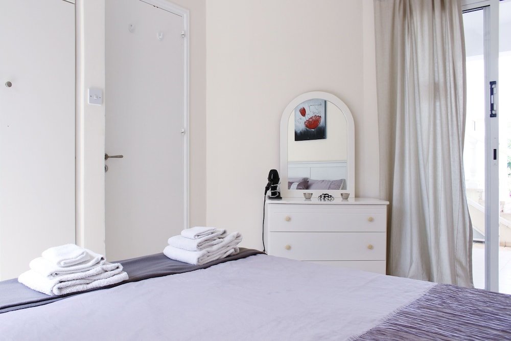 Пафос: Constantia Gardens Apartments