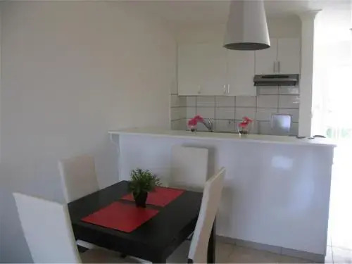 Гермасойя: Zavos Orange Gardens Studio