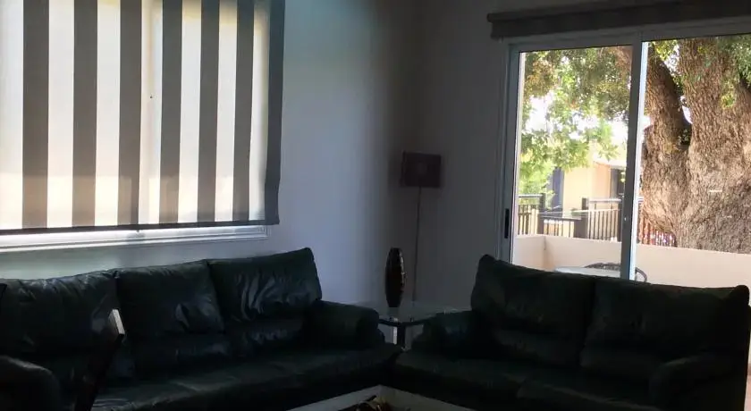 Пафос: Oakdale Flat