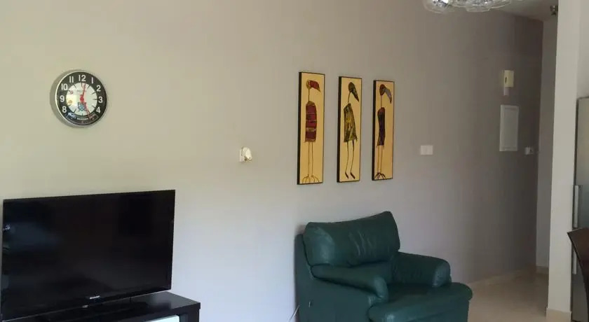 Пафос: Oakdale Flat