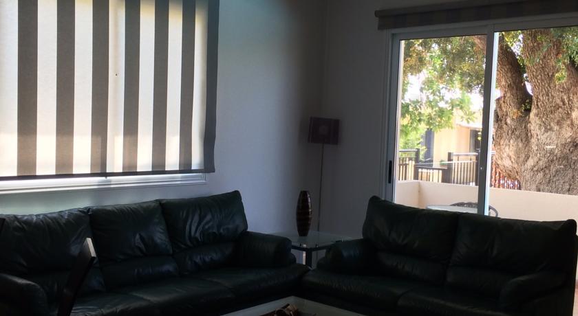 Пафос: Oakdale Flat