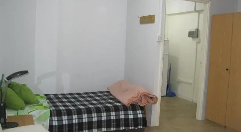 Агиа-Варвара: Apartment No. 7