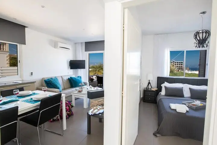 Протарас: Nicholas Seaview Apartments
