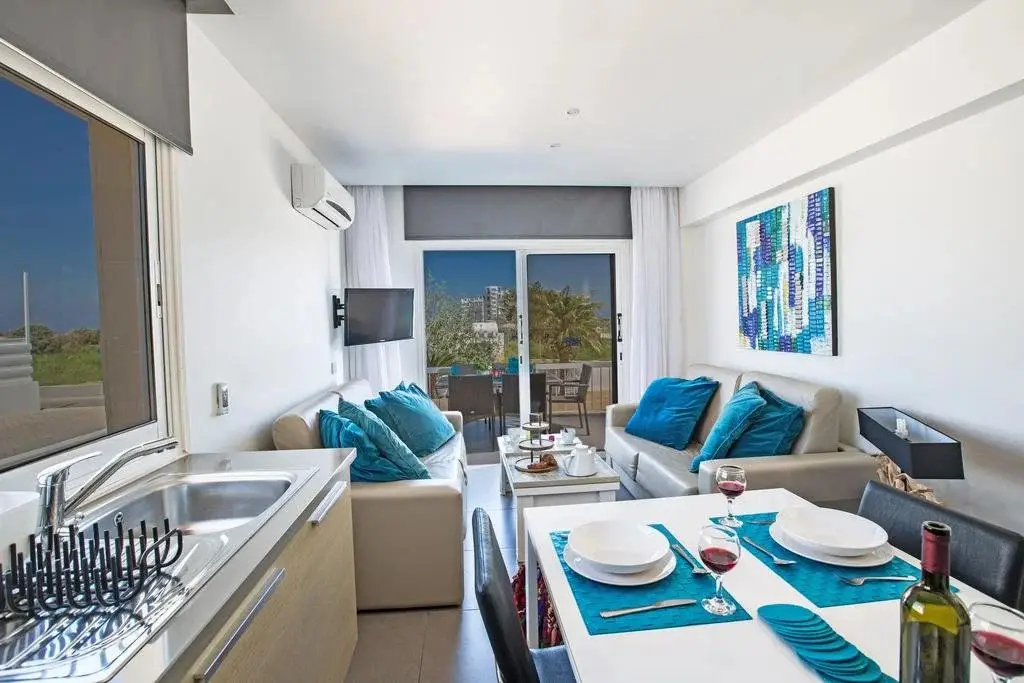 Протарас: Nicholas Seaview Apartments