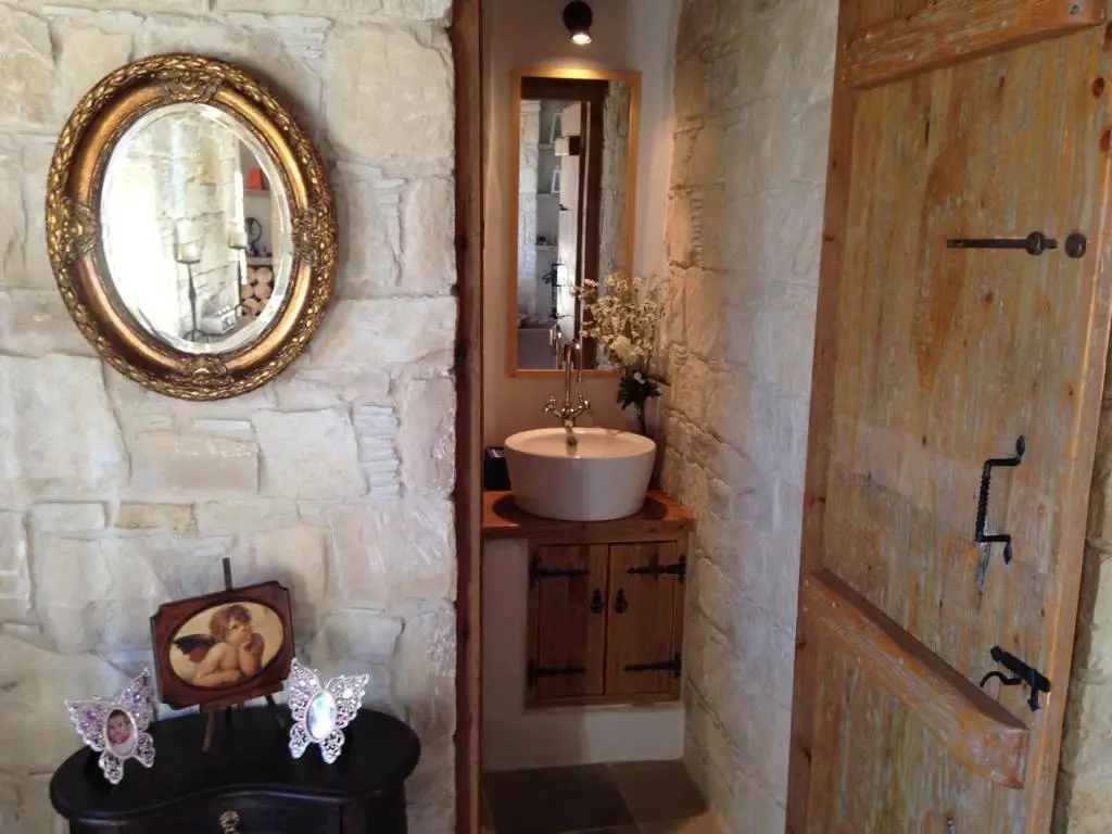 Лофу: Lofou Traditional Stone House