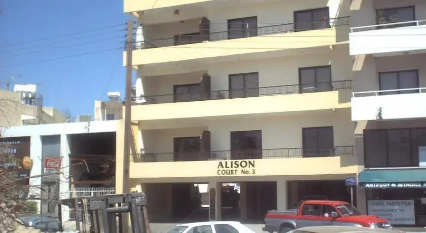 Арадиппоу: Alison Court 6