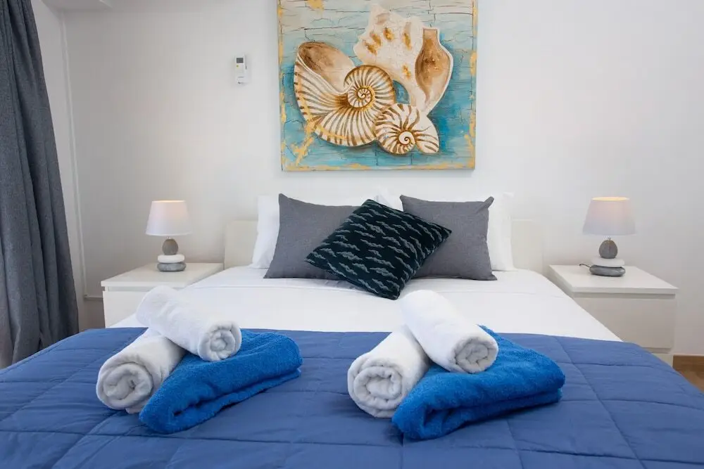 Агиос Тихонас: Sea View Renanda Apartment