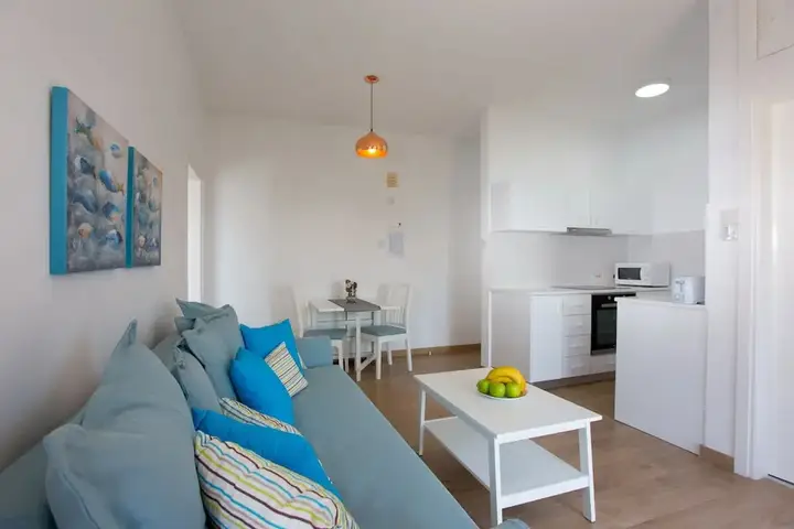 Агиос Тихонас: Sea View Renanda Apartment
