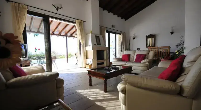 Пейя: Villa Karydia