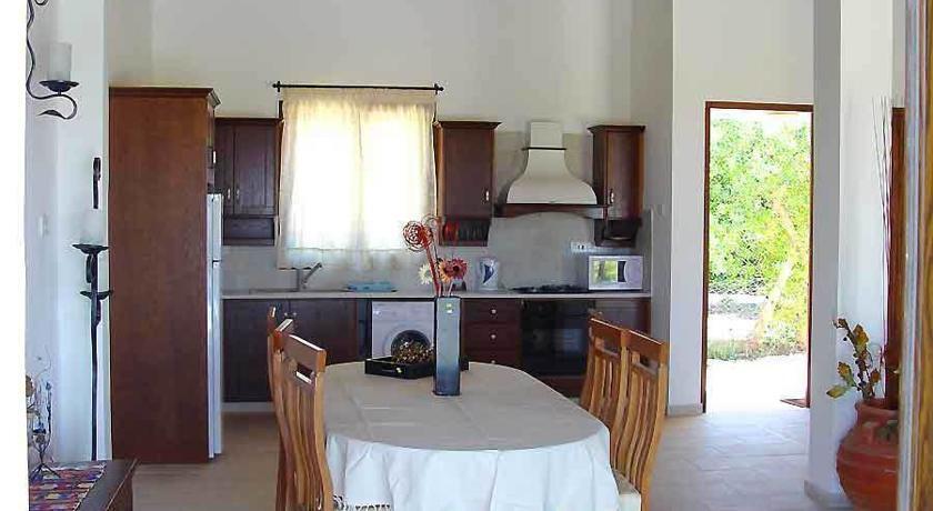 Пейя: Villa Karydia