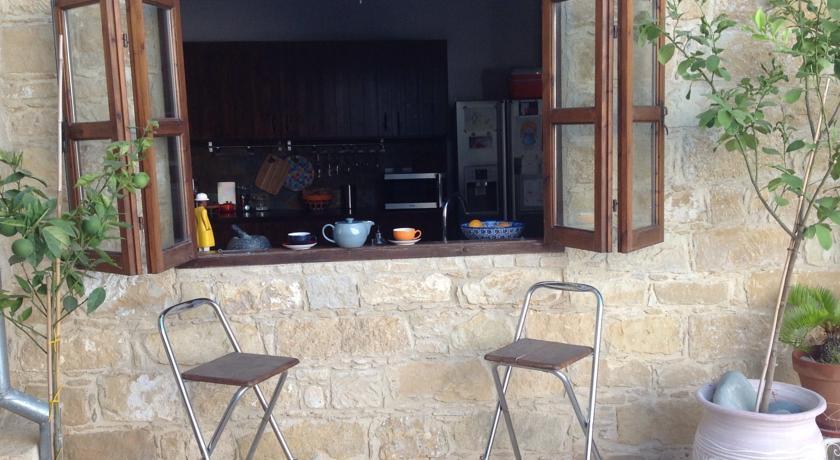 Гермасойя: Melrose Place Limassol Cyprus