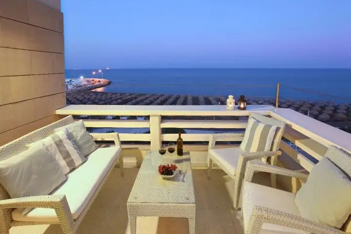 Ларнака: Mackenzie Seafront Suite