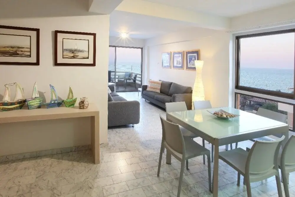 Ларнака: Mackenzie Seafront Suite
