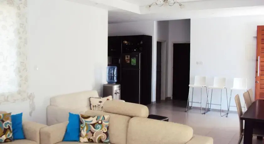 Перволия: Villa Semeli