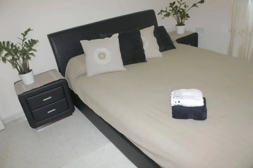 Пафос: Chloes Lettings